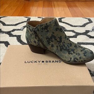 Lucky Brand Green Camouflage Booties